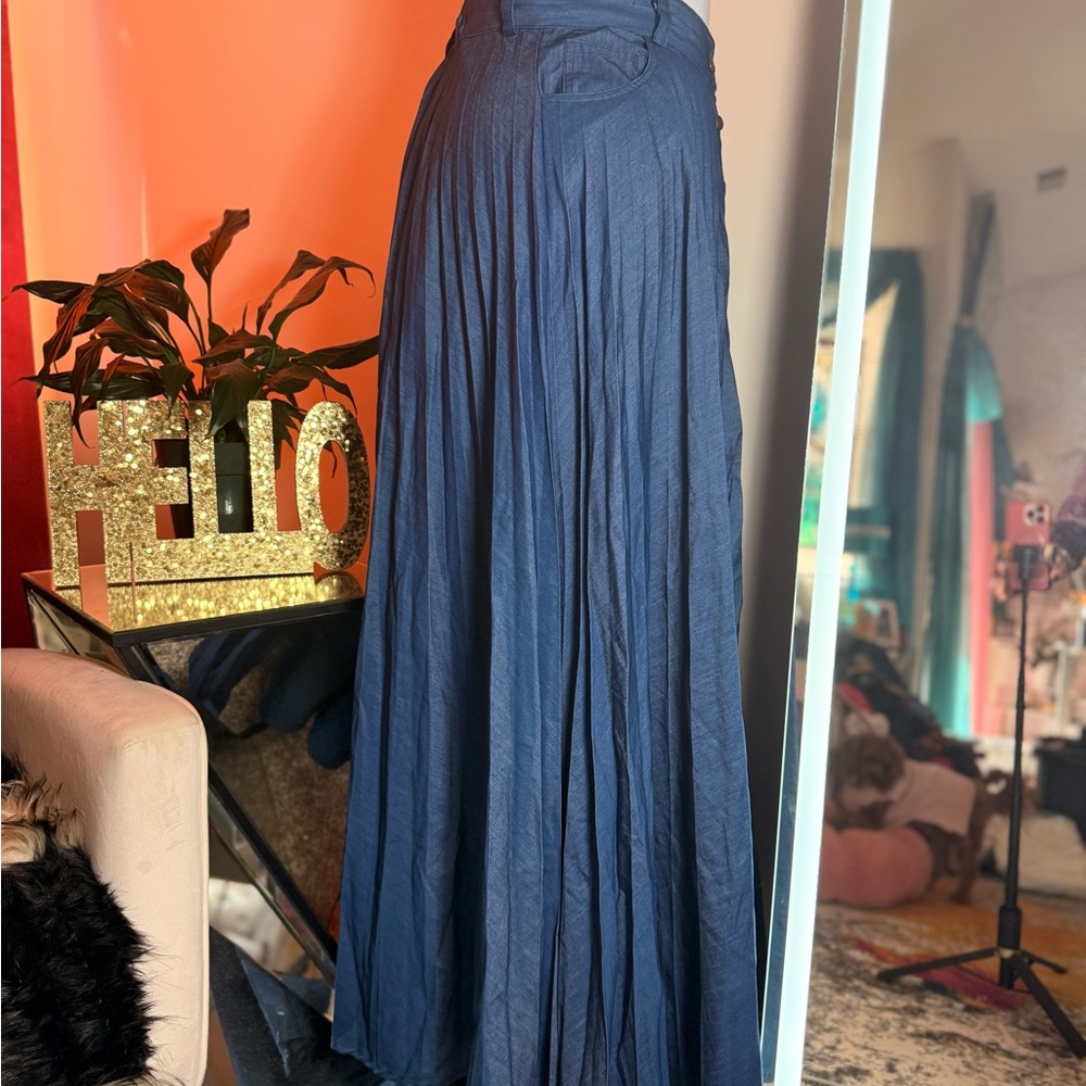 Elegant Blue Pleated Maxi Skirt w/ Pockets - Picture 6 of 7